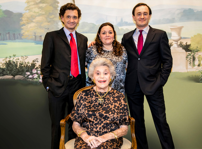 <p> </p>
<p>Baroness Philippine de Rothschild and her children  : from left to right Philippe Sereys de Rothschild,  Camille Sereys de Rothschild, Julien de Beaumarchais de Rothschild.</p>
